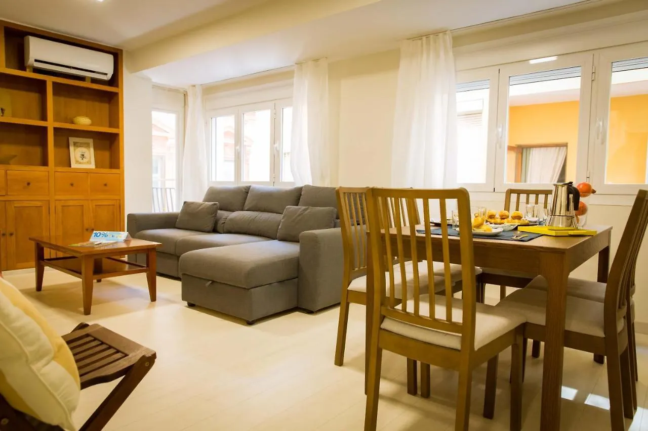 Apartamento 3 Dormitorios Con Balcon Junto Calle Larios Málaga Espanha