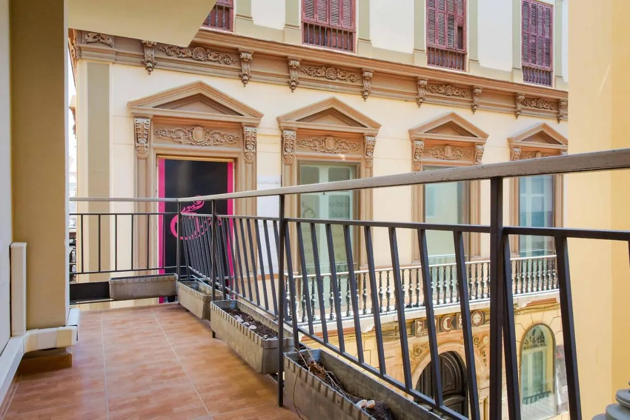 Apartamento 3 Dormitorios Con Balcon Junto Calle Larios Málaga