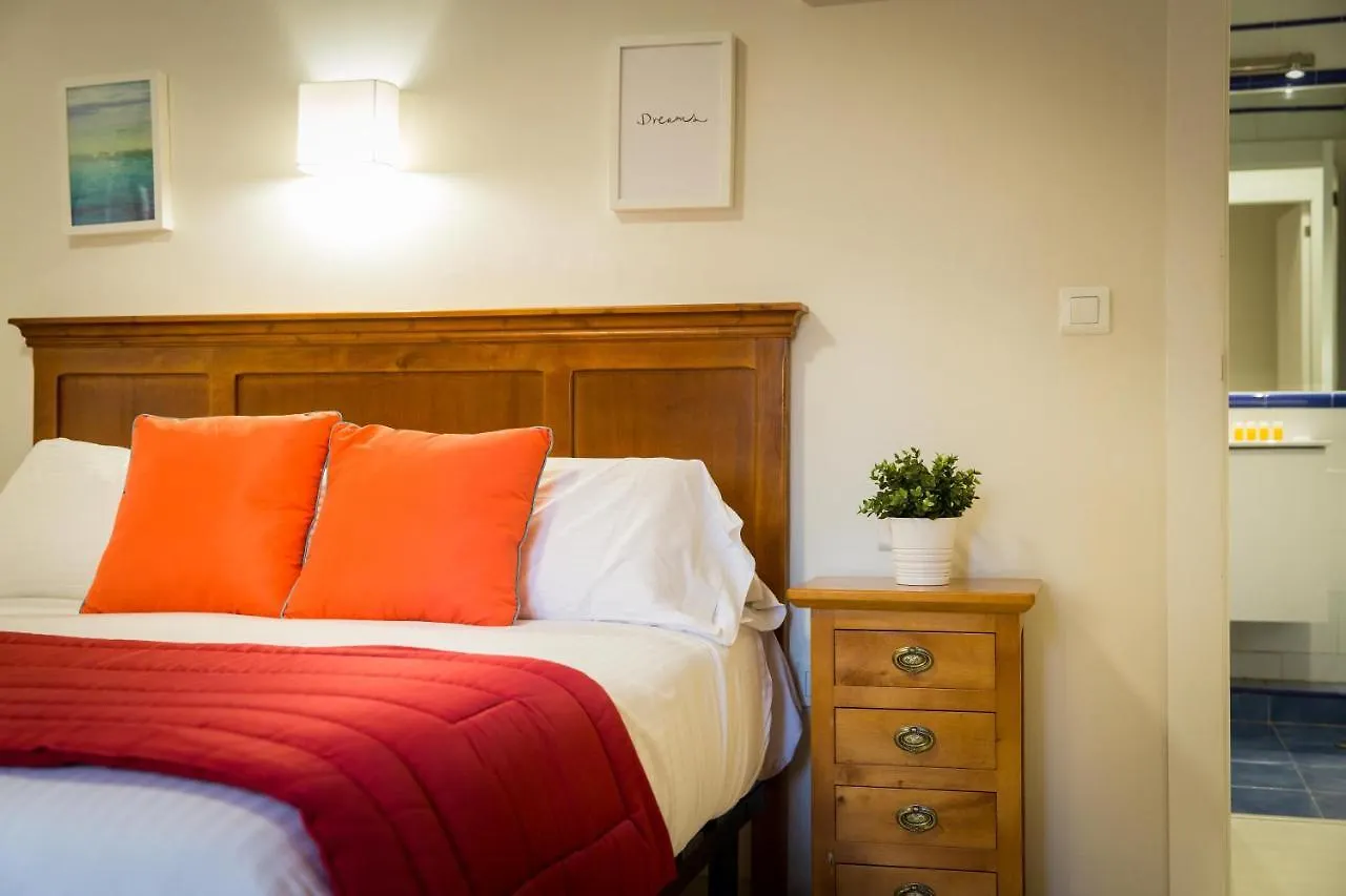 Apartamento 3 Dormitorios Con Balcon Junto Calle Larios Málaga
