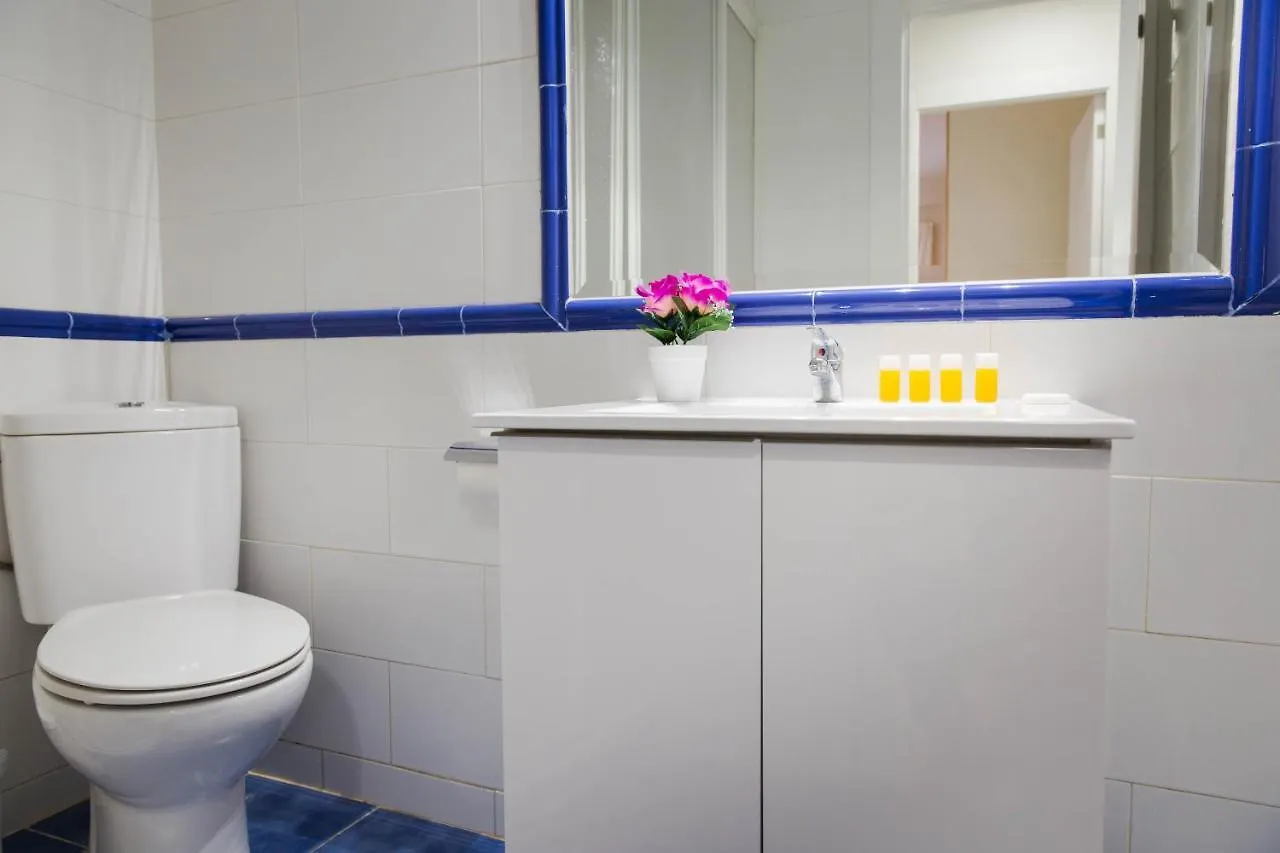 3 Dormitorios Con Balcon Junto Calle Larios Málaga Apartamento